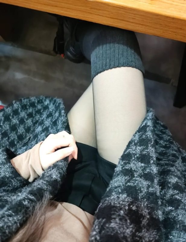 04年的在读小姐姐有点社恐找不到别的兼职 - 基地